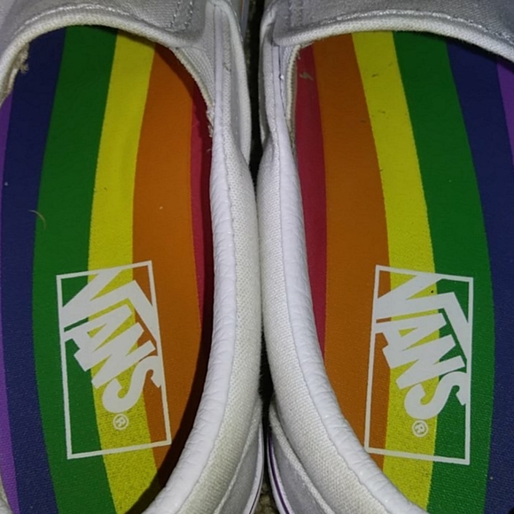 Shoes - Picture 3 of 4